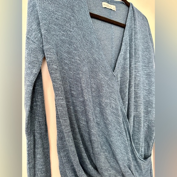 Abercrombie & Fitch Womens Sweater Blue Lightweight Front Wrap Pullover Size S - Picture 3 of 9